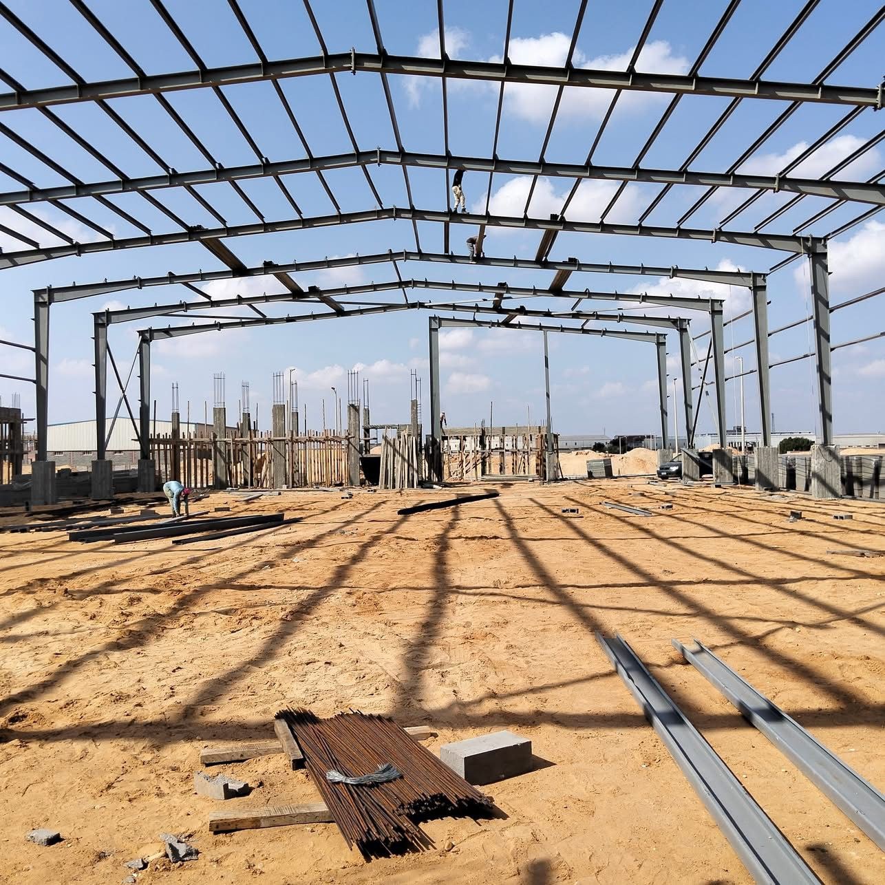 تركيب إطارات معدنية